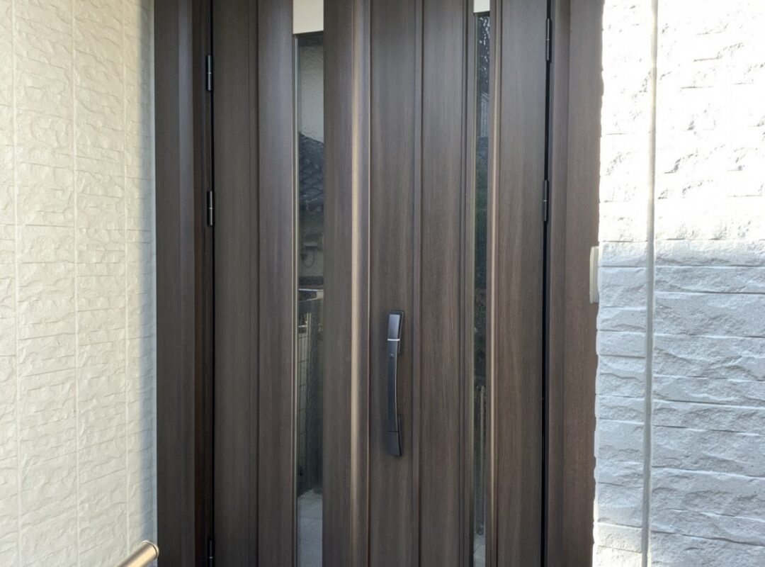 重たくなった玄関をリフォーム!YKKAPドアリモ玄関ドア☆ 豊橋市