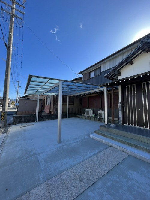 豊橋市で古いカーポートの取替と土間打ち工事をしました☆