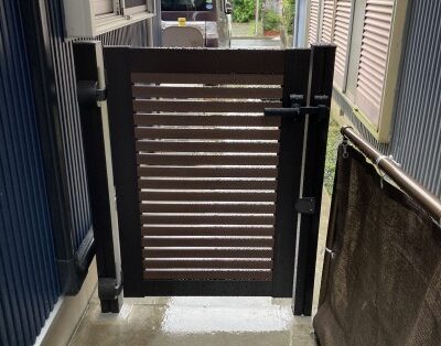 豊橋市で門扉と伸縮ゲートの取付工事を行いました。☆