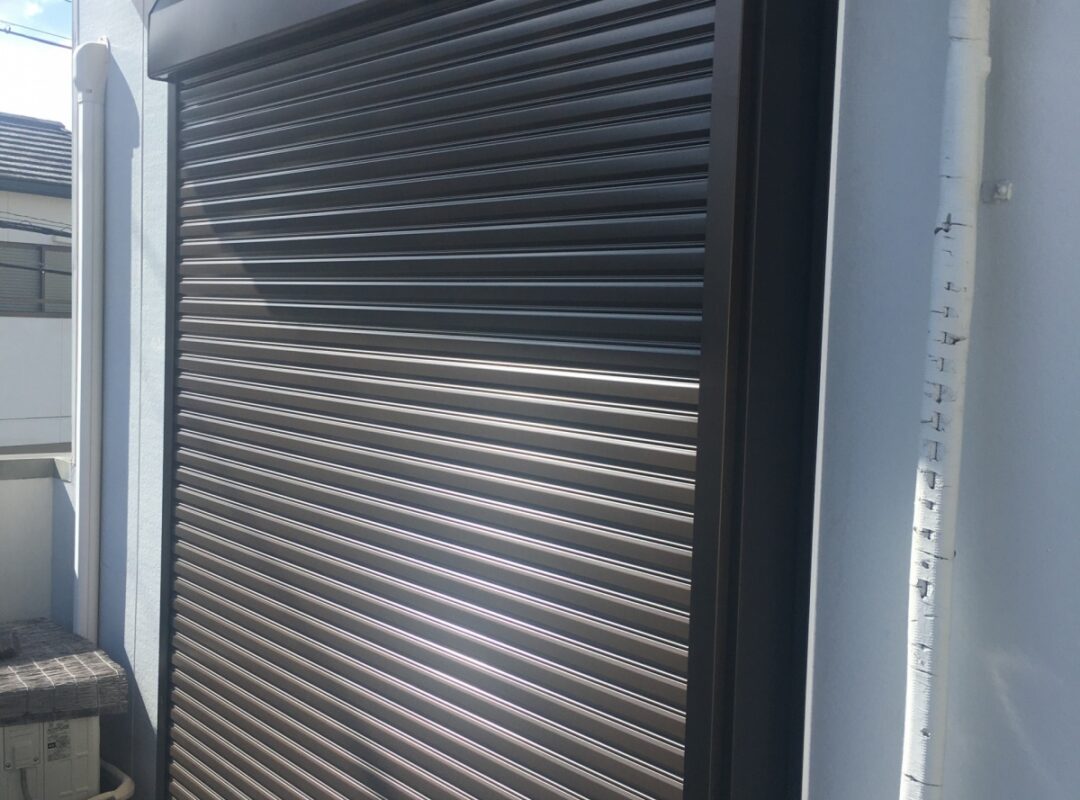 台風対策でシャッターを取付  豊橋市
