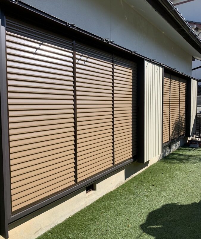 豊橋市で古くなった木製の雨戸をアルミの雨戸に取替