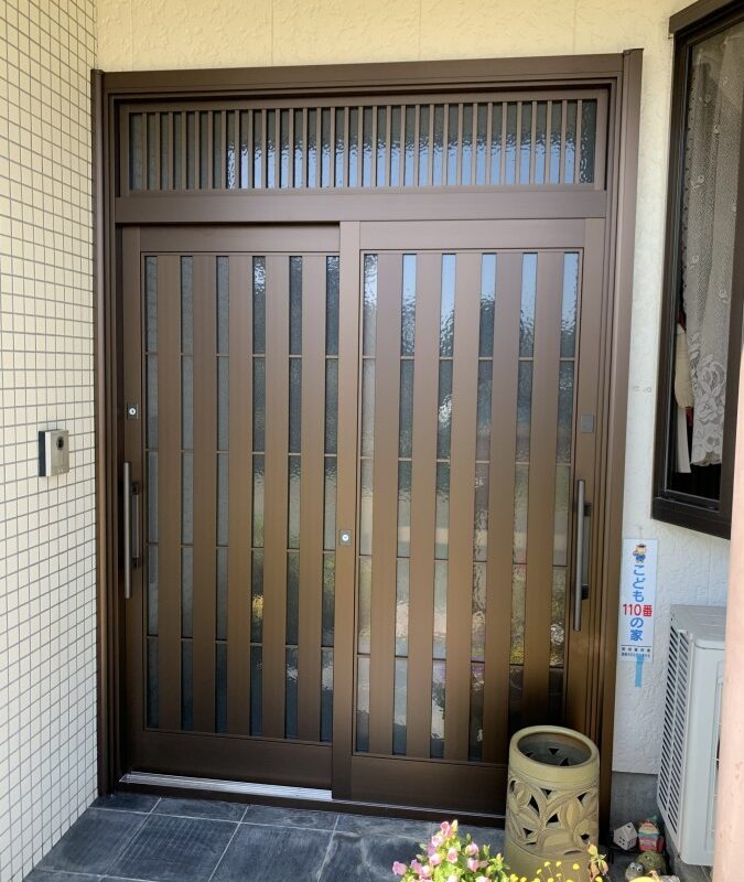 豊橋市で鍵の調子が悪くなった玄関引戸を取替