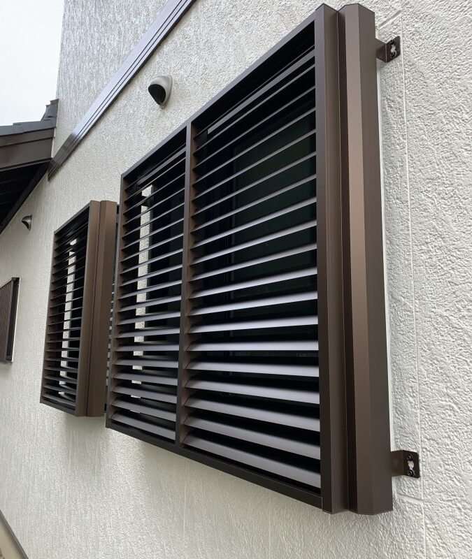 浴室・脱衣所の目隠しとして多機能ルーバーを取付しました